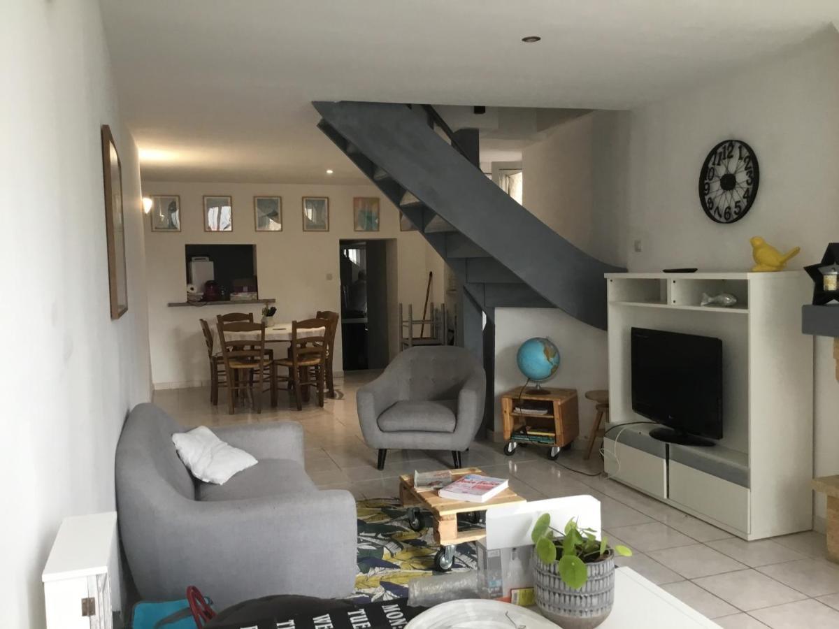 Maison De Centre Ville 6 Personnes Précigné Buitenkant foto
