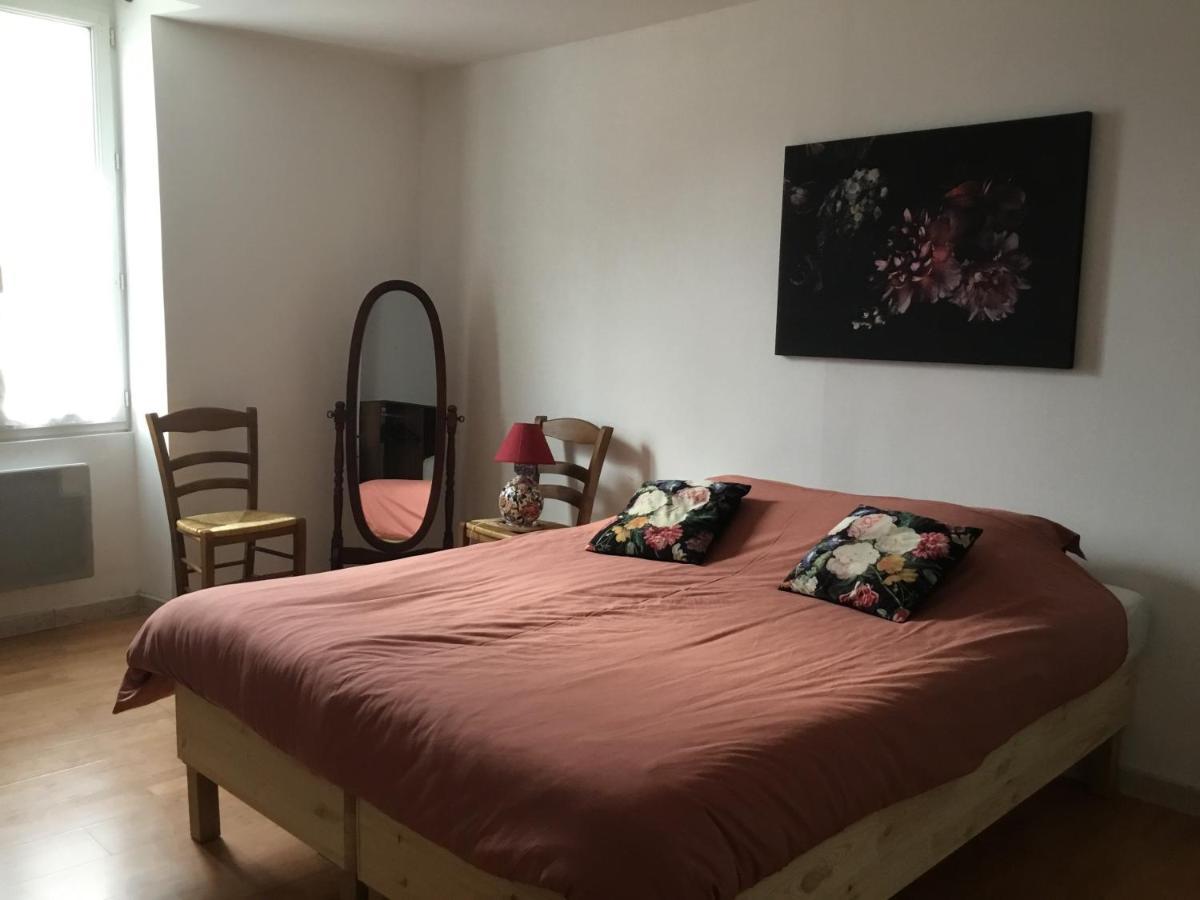 Maison De Centre Ville 6 Personnes Précigné Buitenkant foto